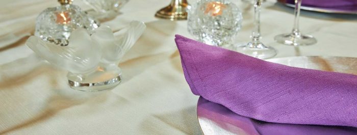 Linen-napkins-cotton-hotel-tablelinen-embroidered
