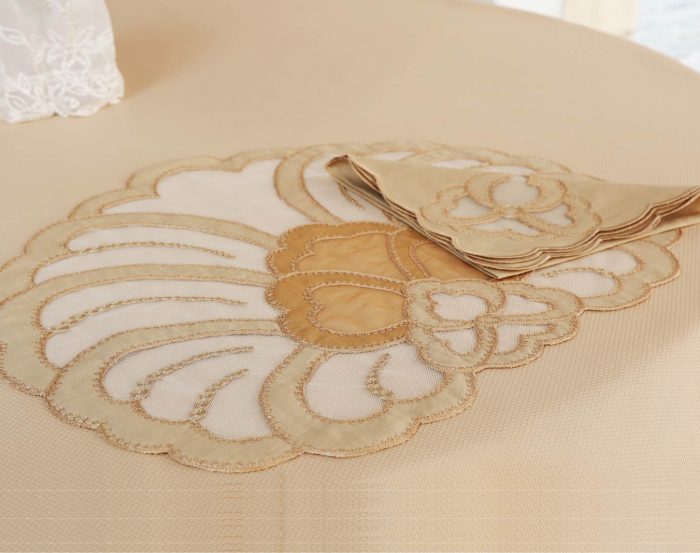 hotel-tulles-palaces-coatsers-VIP-embroideries-placematts-palaces-villas-residents-hotel-banquets-rooms-bed-linen