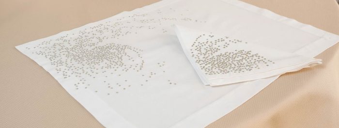 tablelinen-VIP-embroideries-hand-made-embroidery-placematts-tarymatts-linen-cotton-swiss-saudi